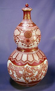 松図瓢形大瓶 (Gourd-shaped Pine Flagon by Miyamotoya Kiln)